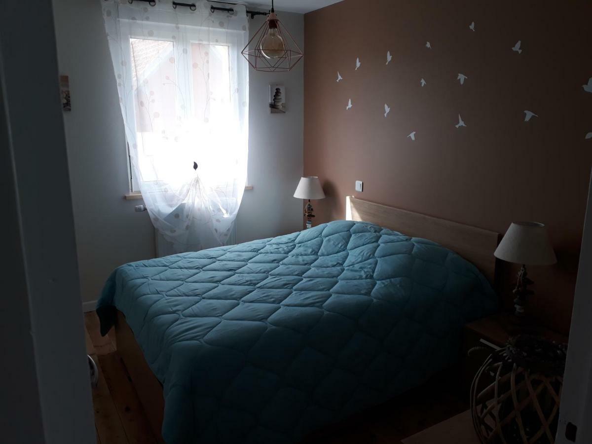 Gite " Le Vieux Noyer" Liesville-sur-Douve Bagian luar foto