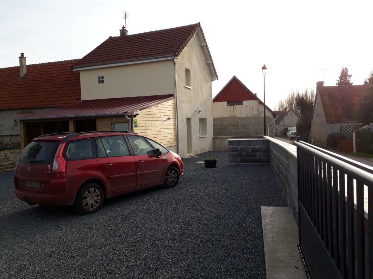 Gite " Le Vieux Noyer" Liesville-sur-Douve Bagian luar foto